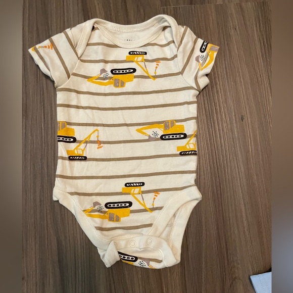 Assorted baby boy 5 piece short sleeve Onesies bundle size 0-3 months - Picture 4 of 8